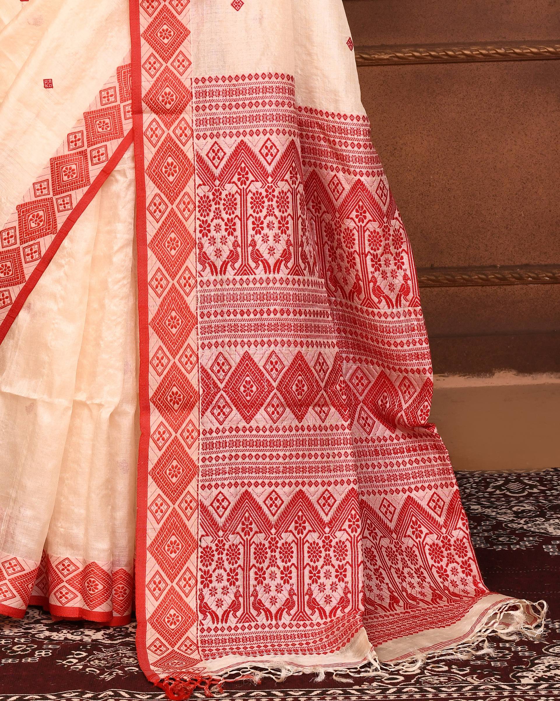 Piyari Fashion Off White Tussar Silk Saree With Blouse Piece - Distacart