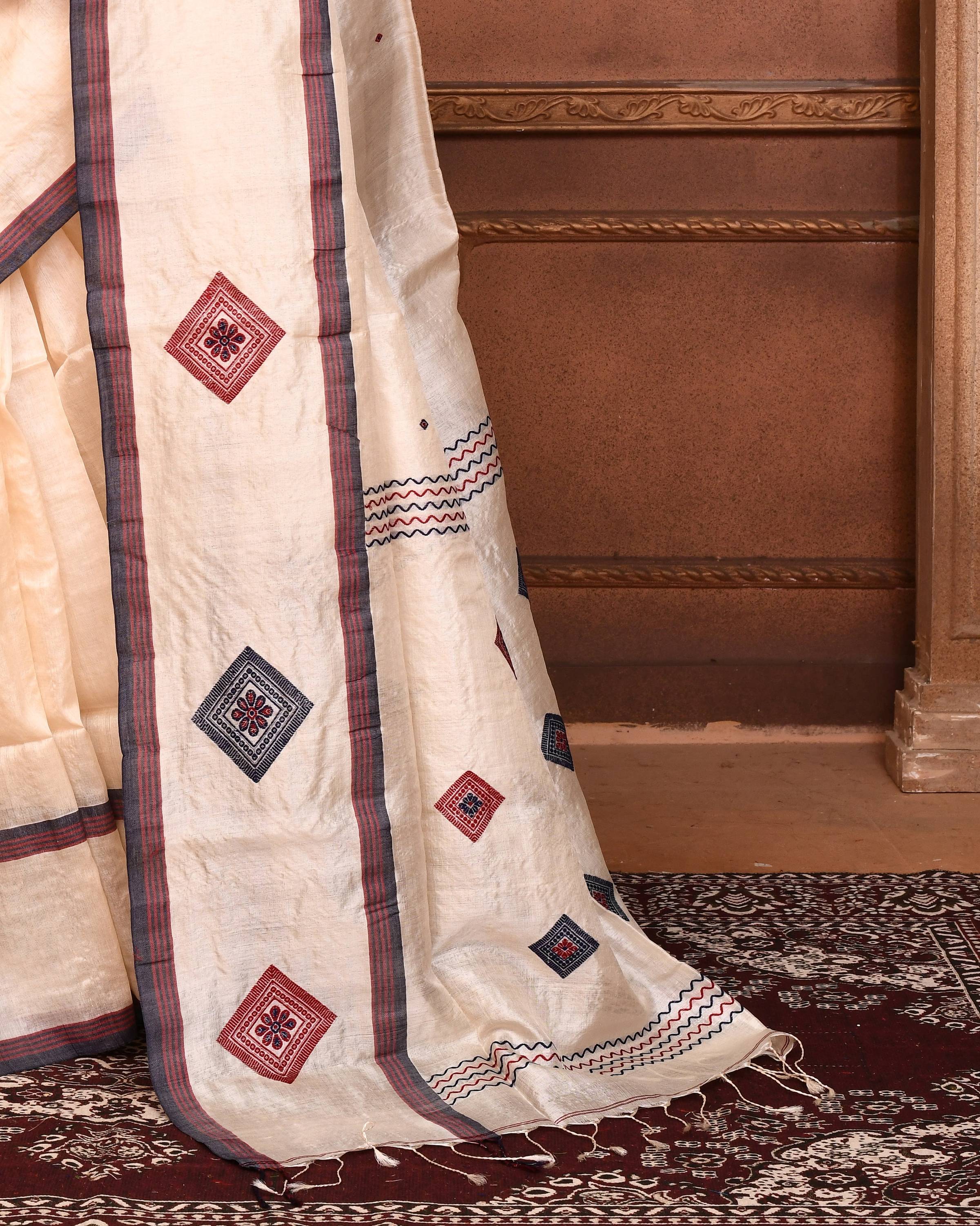 Piyari Fashion Off White Tussar Silk Jamdani Saree With Blouse Piece - Distacart