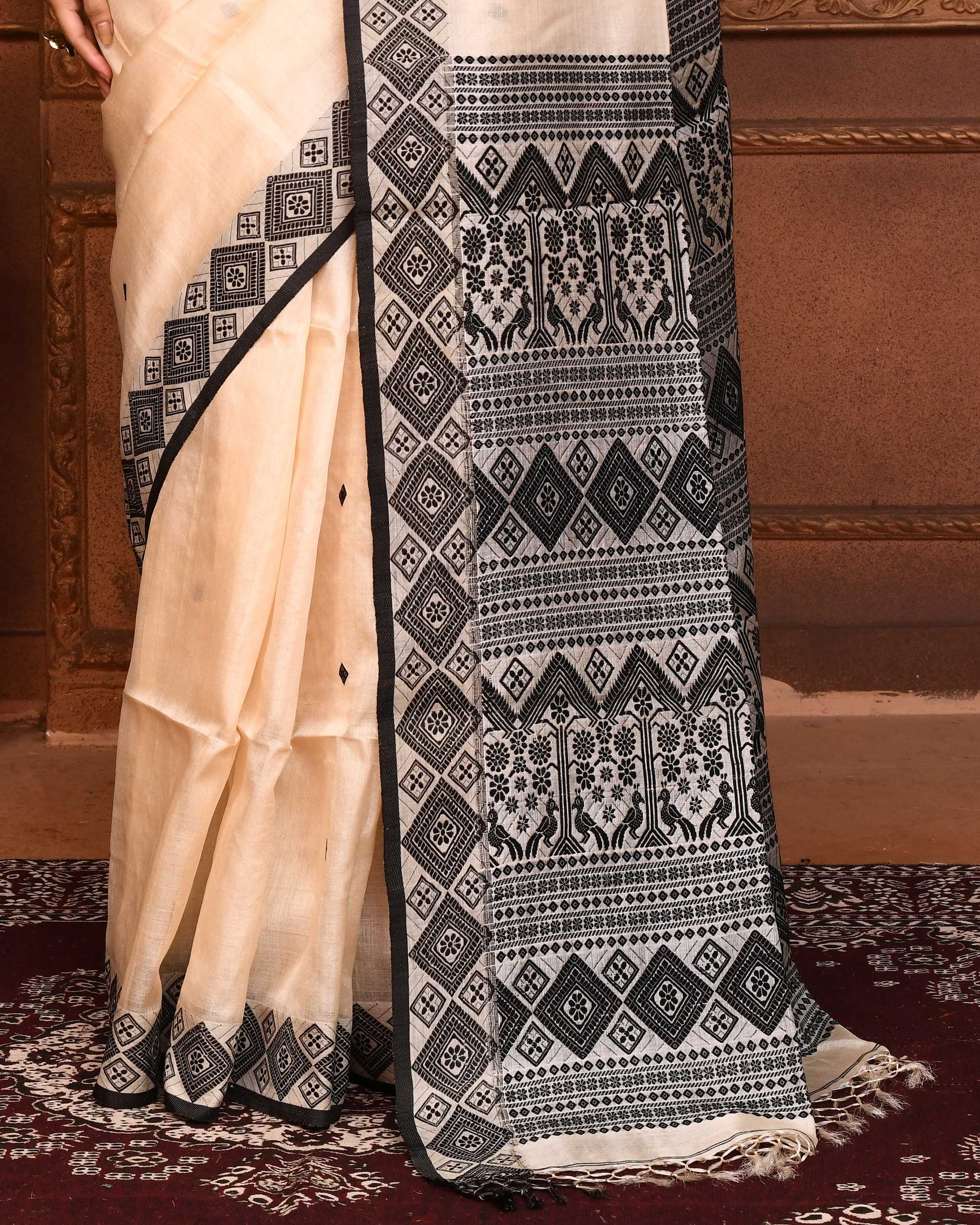 Piyari Fashion Off White Tussar Silk Jamdani Saree With Blouse Piece - Distacart