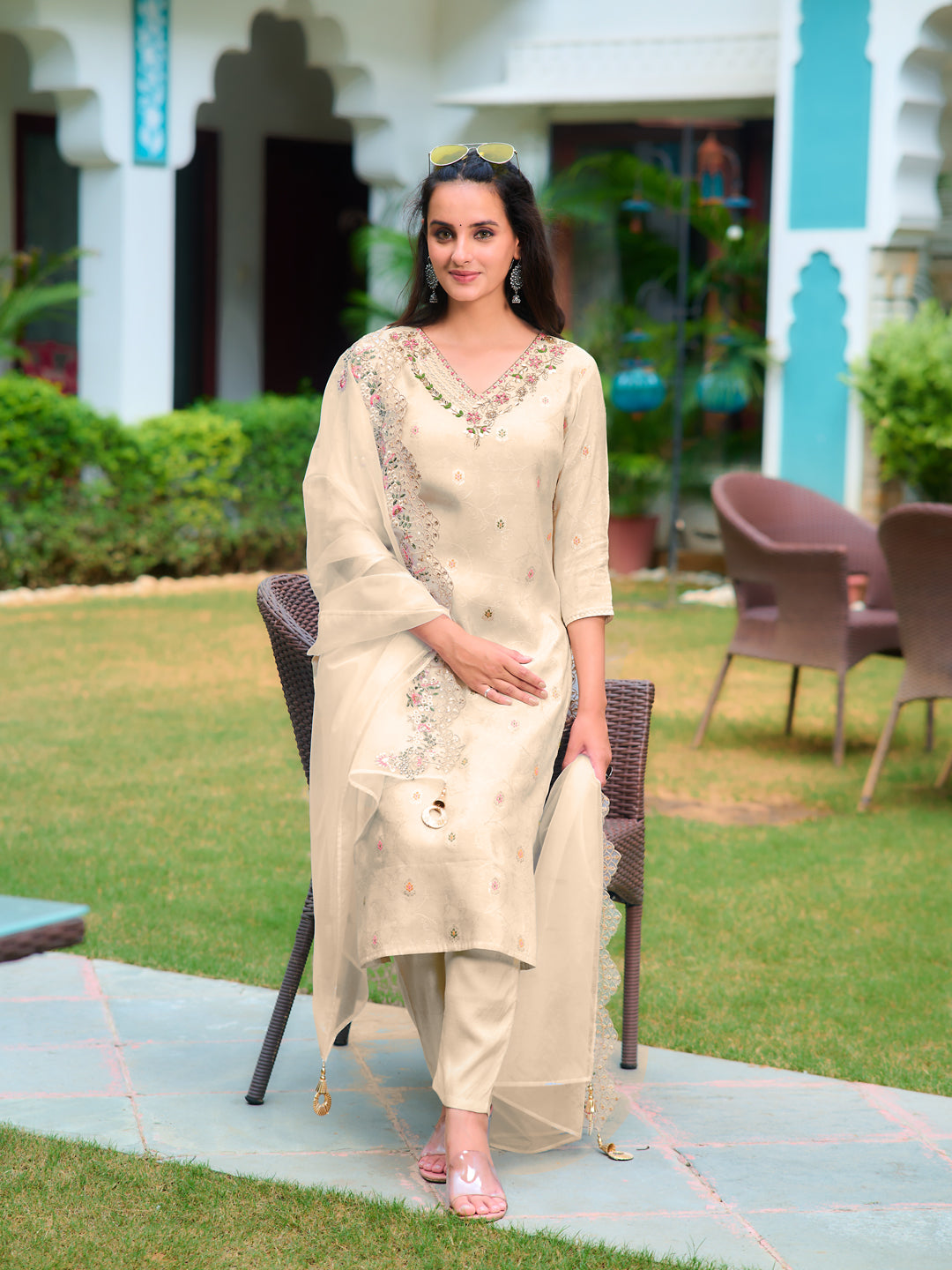Hand Embroidered Banarasi Jacqauard Kurta With Pant & Embroidered Organza Dupatta, Cream - Hiral Fashion - Distacart