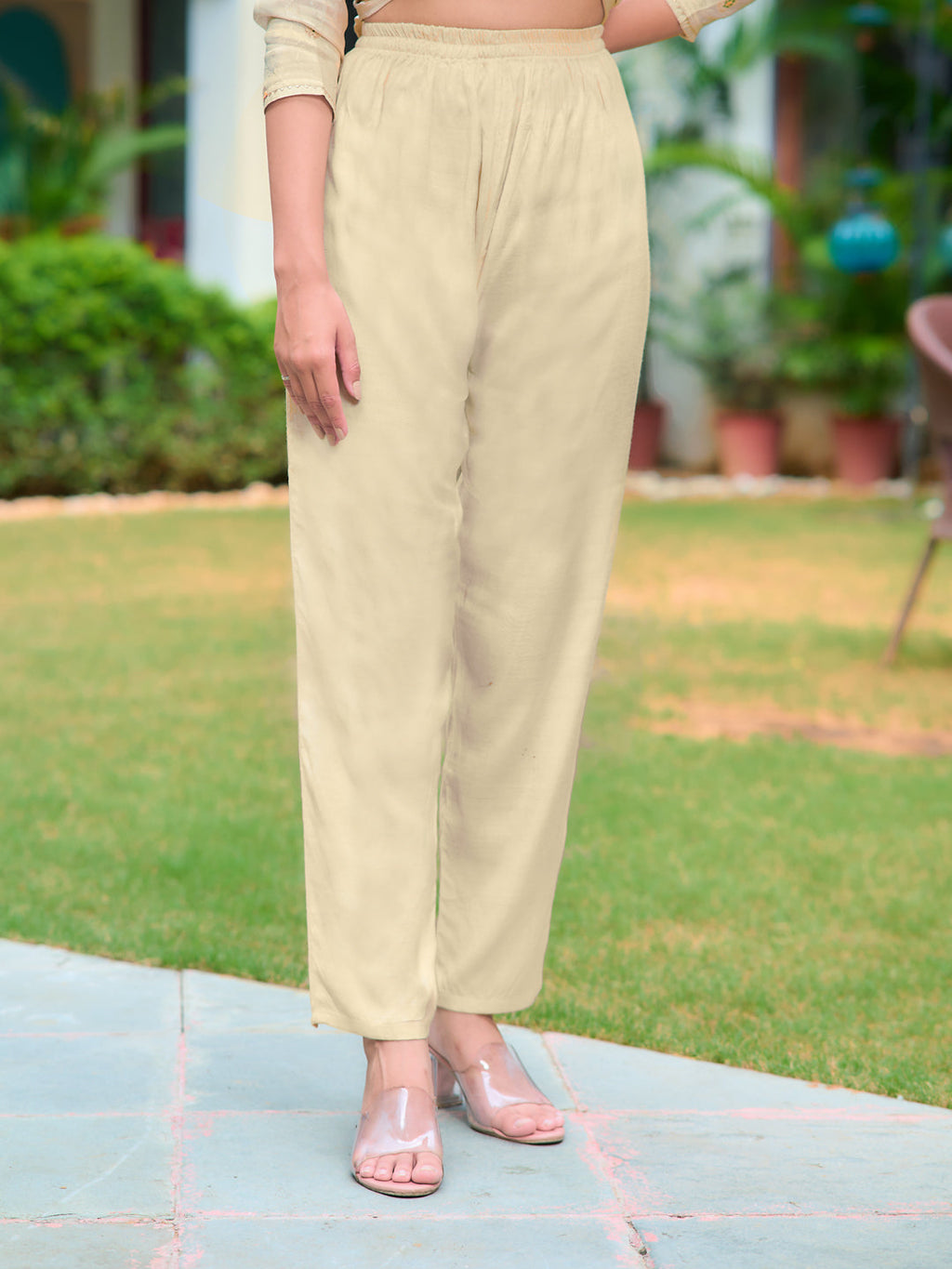 Hand Embroidered Banarasi Jacqauard Kurta With Pant & Embroidered Organza Dupatta, Cream - Hiral Fashion - Distacart