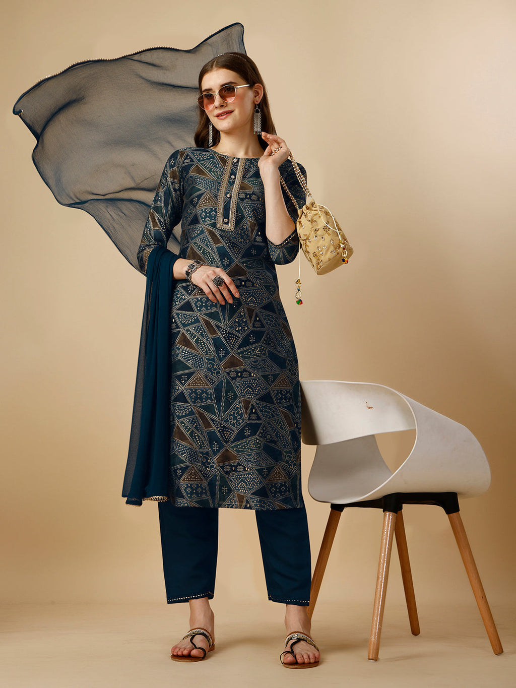 Geometric Printed Kurta With Pant And Dupatta Set, Multicolor - Hiral Fashion - Distacart