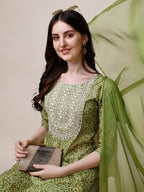 Thread Embroidered Bandhani Printed Kurta With Pant And Dupatta Set, Multicolor - Hiral Fashion - Distacart