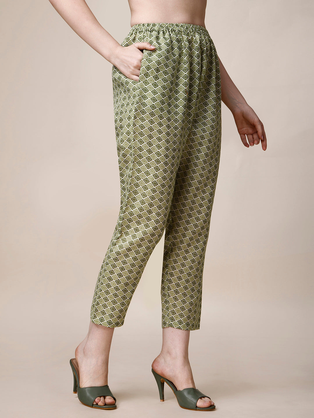 Thread Embroidered Bandhani Printed Kurta With Pant And Dupatta Set, Multicolor - Hiral Fashion - Distacart