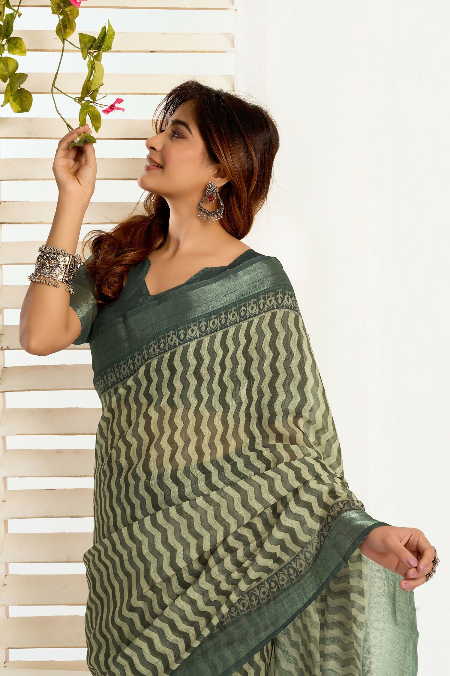 Joban Fashion Cream Zig Zag & Chevron Linen Ready To Wear Saree With Unstitched Blouse - Distacart