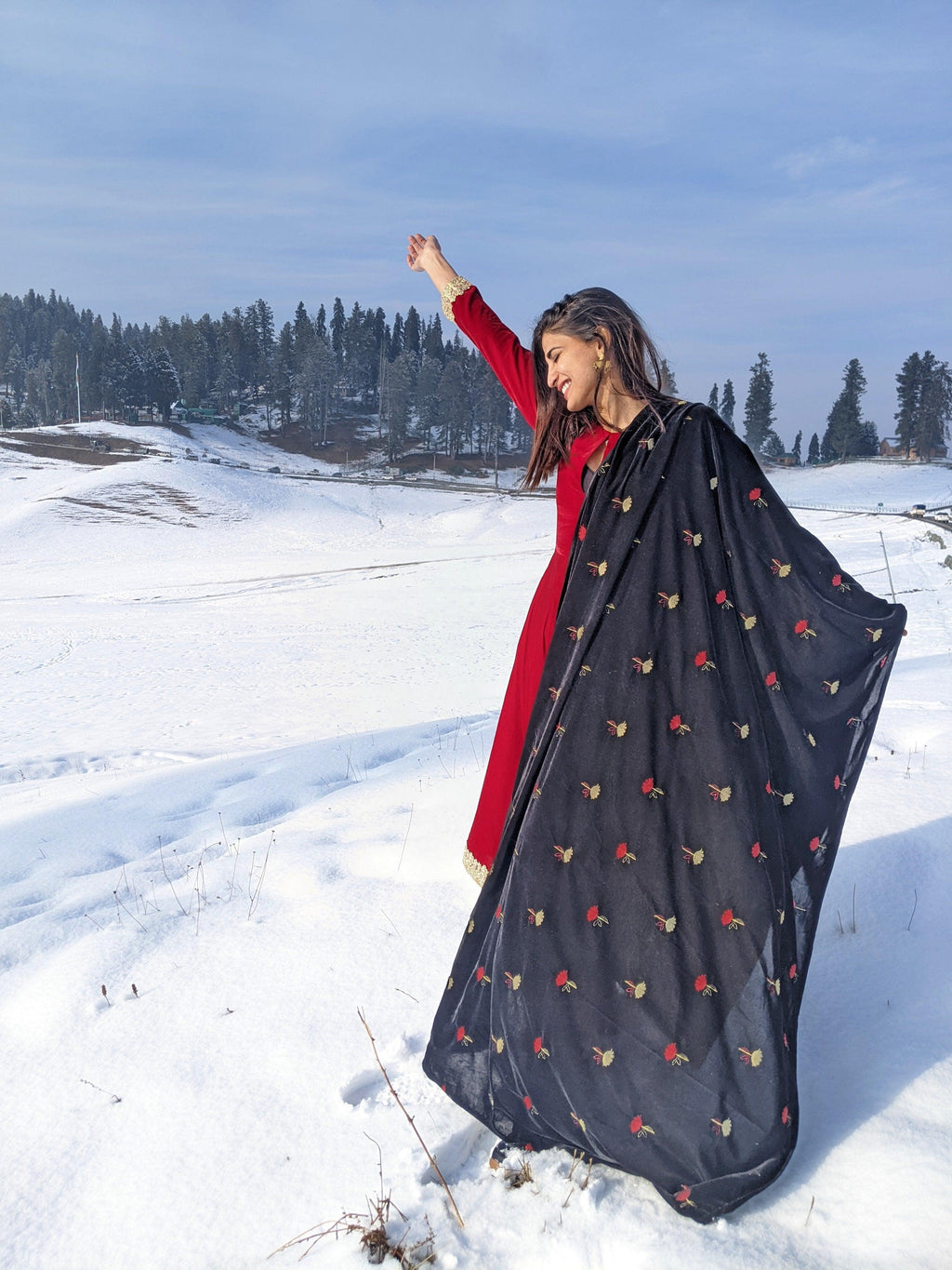 trueBrowns Black Velvet Silk Embroidered Lace Ready Pleated Saree