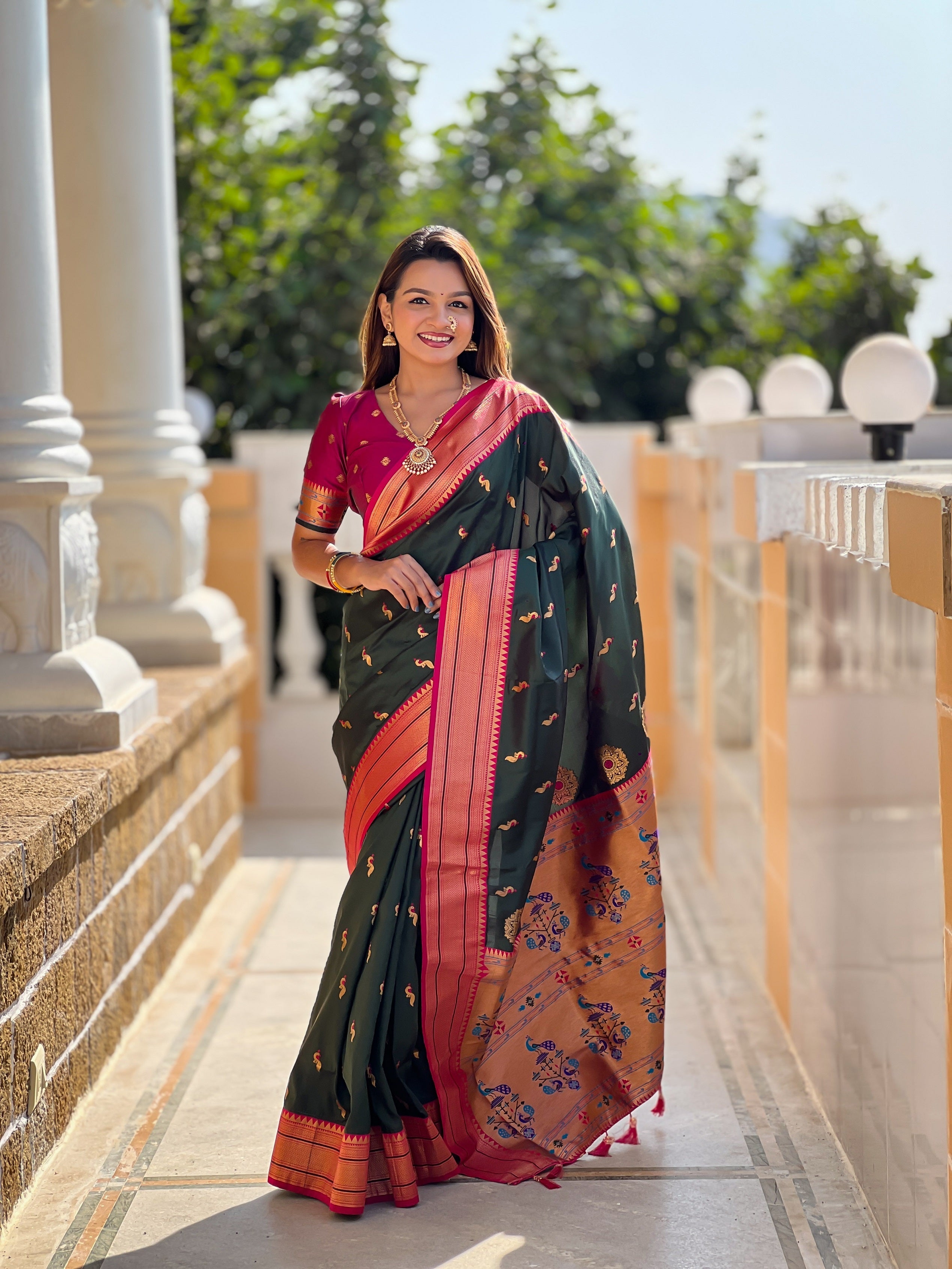 Vedant Vastram Soft Litchi Silk Paithani Jacquard Saree - Green