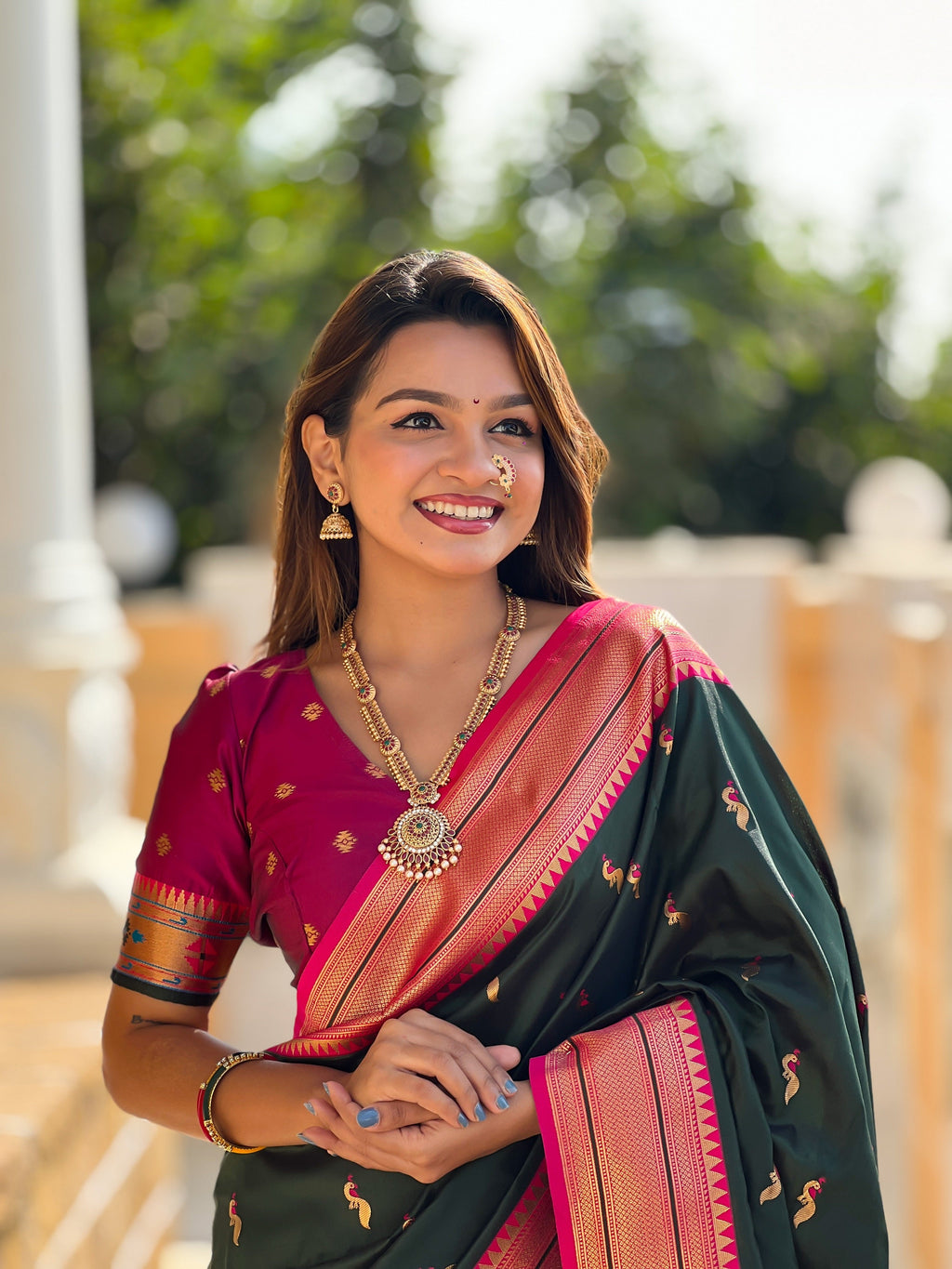 Vedant Vastram Soft Litchi Silk Paithani Jacquard Saree - Green