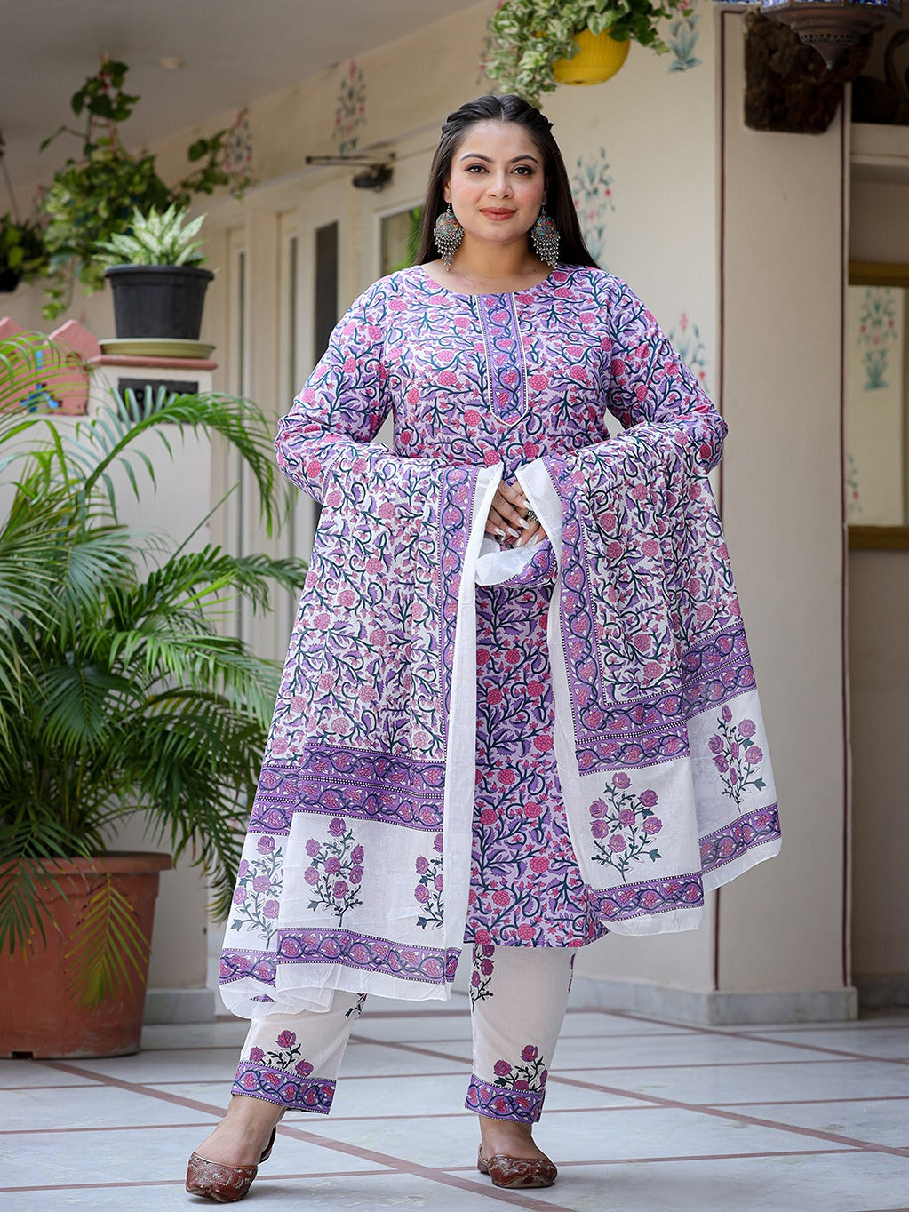 Yufta Plus Size Lavender & White Printed Dupatta Set