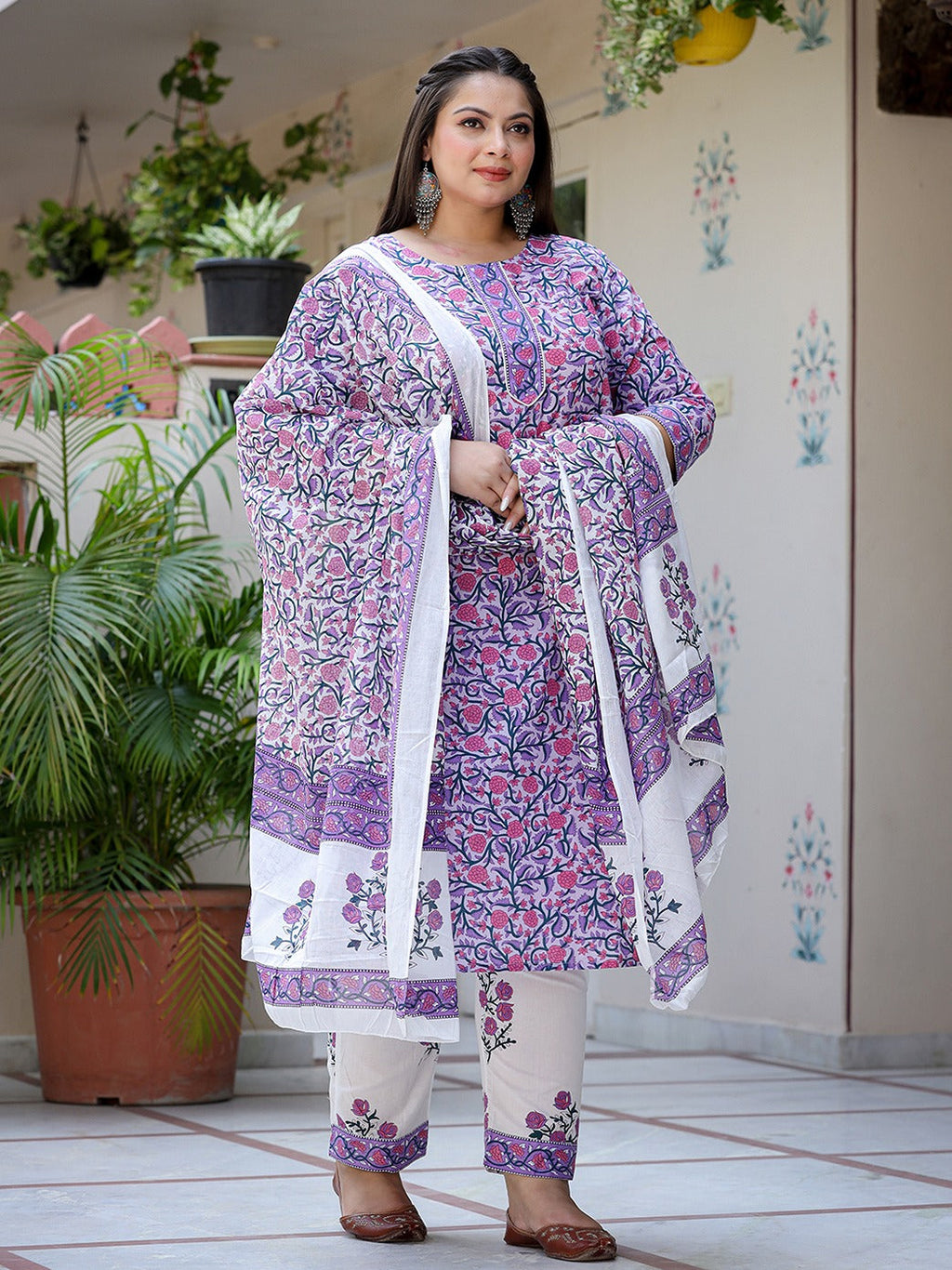 Yufta Plus Size Lavender & White Printed Dupatta Set