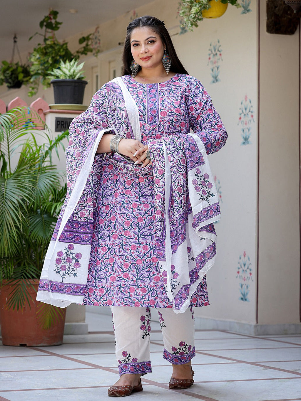 Yufta Plus Size Lavender & White Printed Dupatta Set