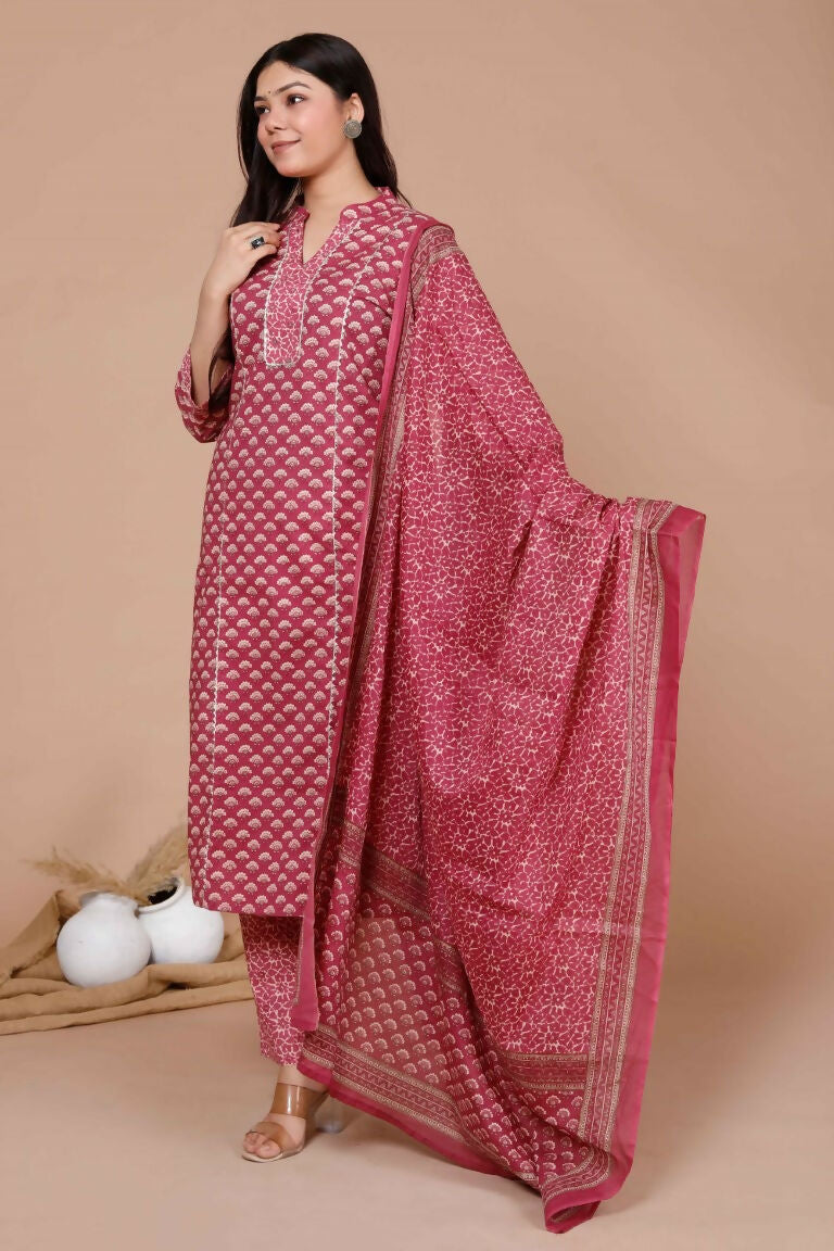 Miravan Women's Pink Straight Floral Printed Kurta & Palazzo With Dupatta Set