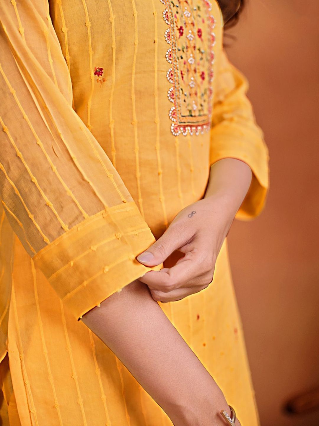 Sangria Ethnic Motifs Embroidered Thread Work Chanderi Silk Kurta with Trousers & Dupatta