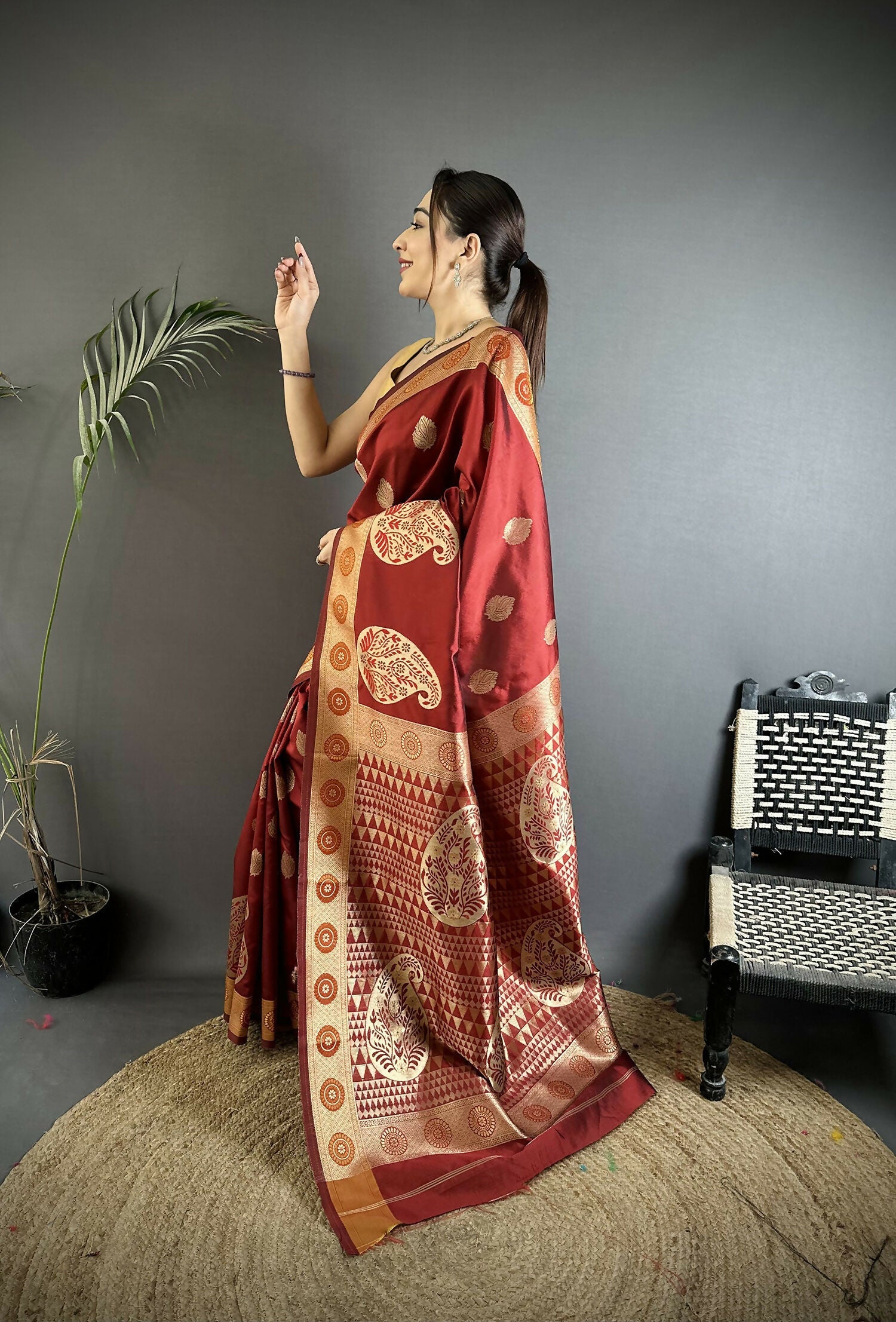 Joban Fashion Maroon Paisley Soft Silk Banarasi Saree - Distacart