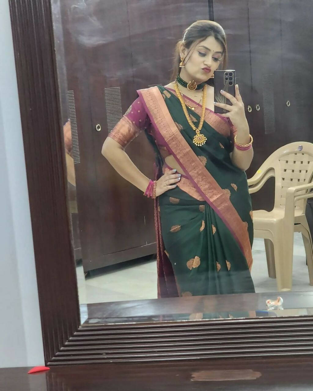 DEIANA'S Beautiful Designer Golden zari Soft Lichi Silk Saree - Green