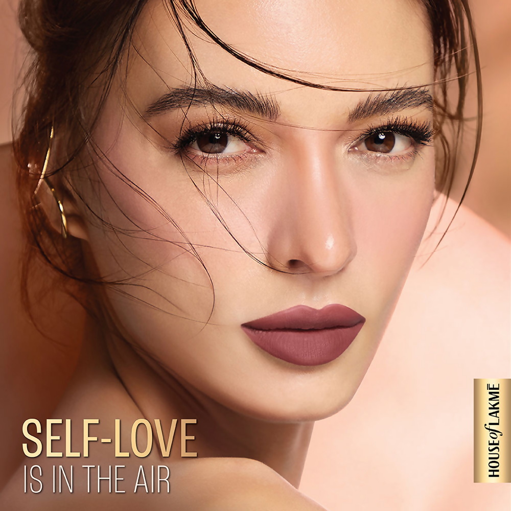 Lakme Xtraordin-Airy Velvet Matte Lip Mousse - Love Struck Red