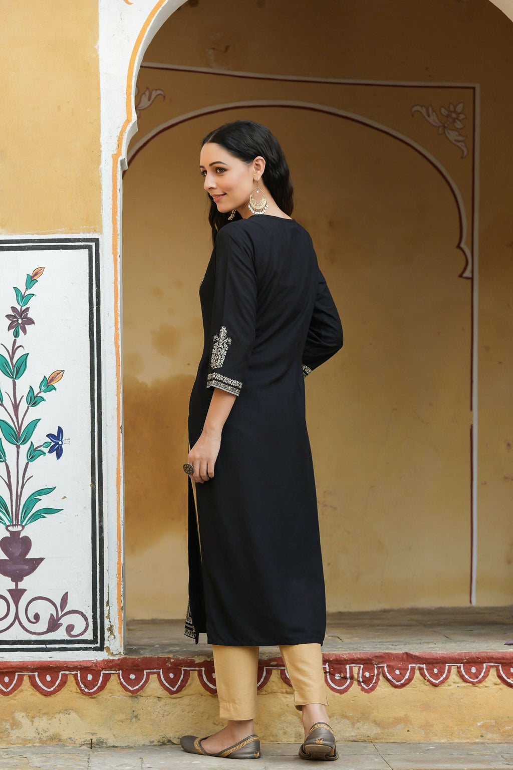 Juniper Women's Black Rayon Printed Straight Kurta - Distacart