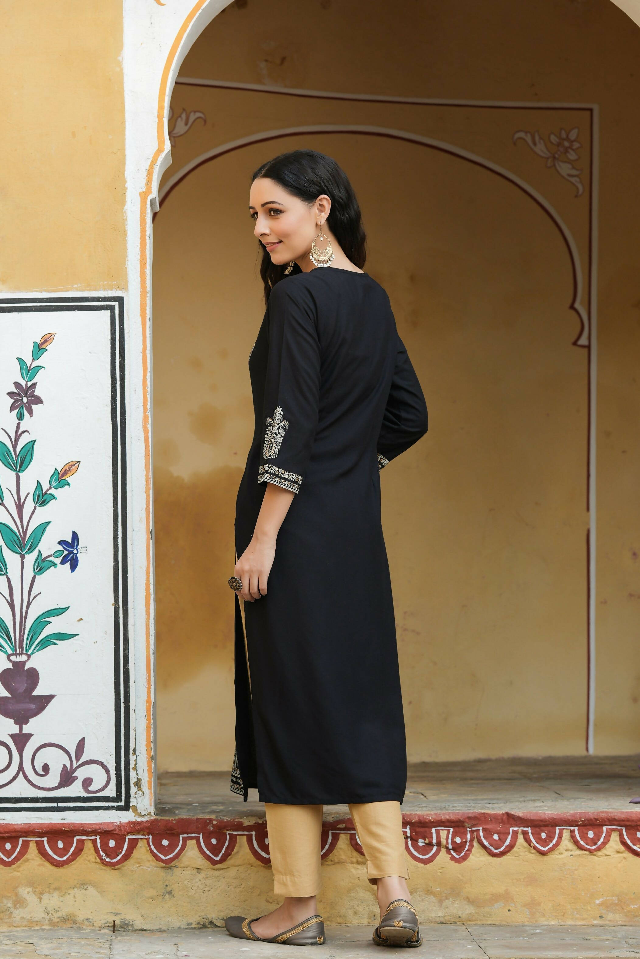 Juniper Women's Black Rayon Printed Straight Kurta - Distacart