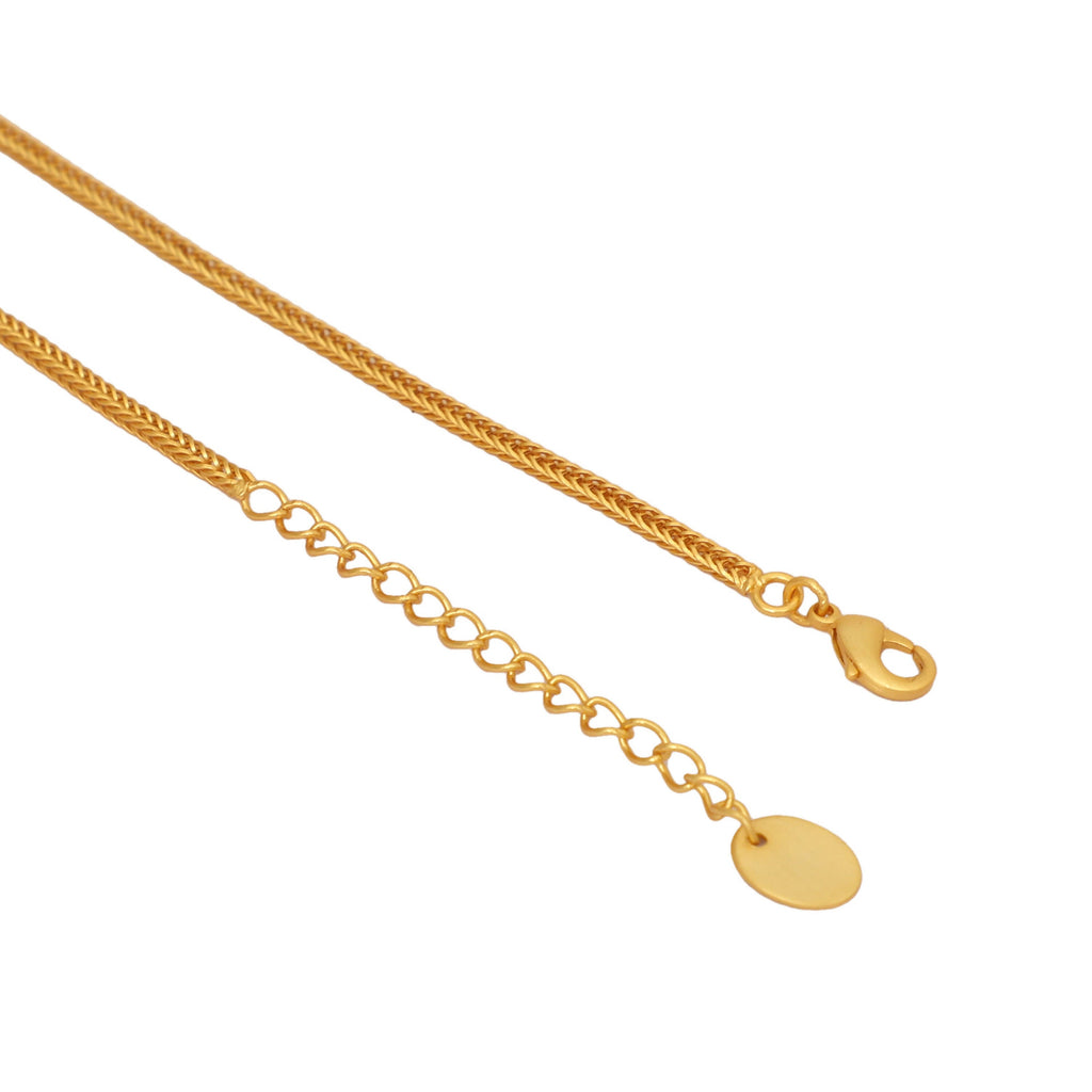 Nuyug 18K Gold-Plated Pearl Embellished Minimal Chain Textured Surface Floral Pendant Necklace