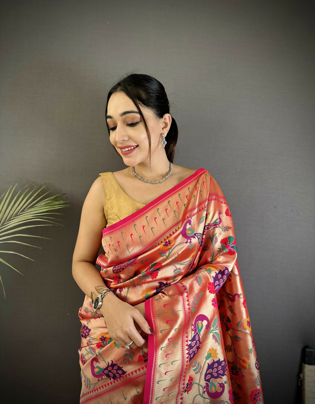 Joban Fashion Reddish Pink Peacocks Flowers & Leaves Soft Silk Paithani Saree - Distacart