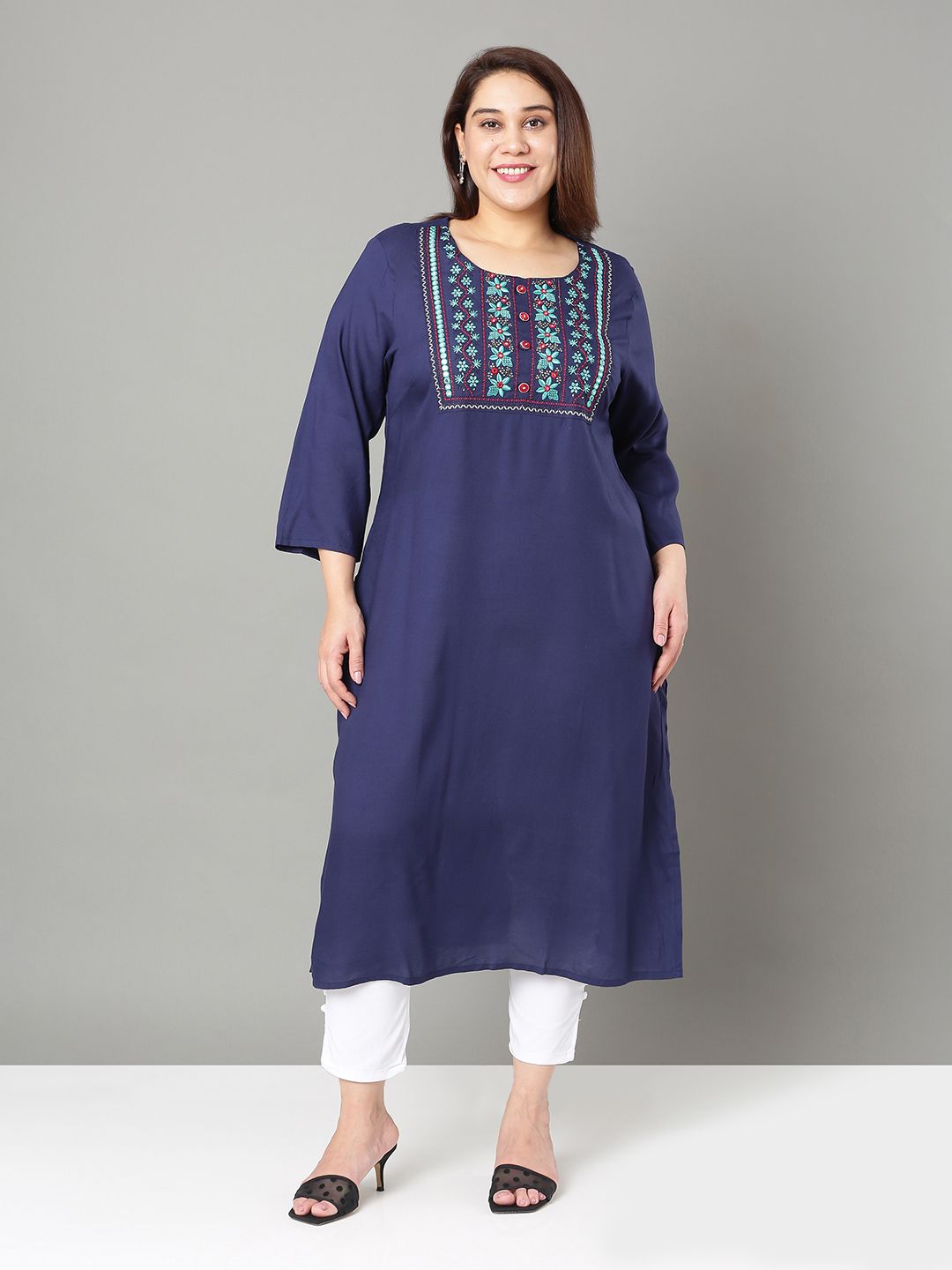 Sztori Plus Size Floral Yoke Design Thread Work Straight Kurta