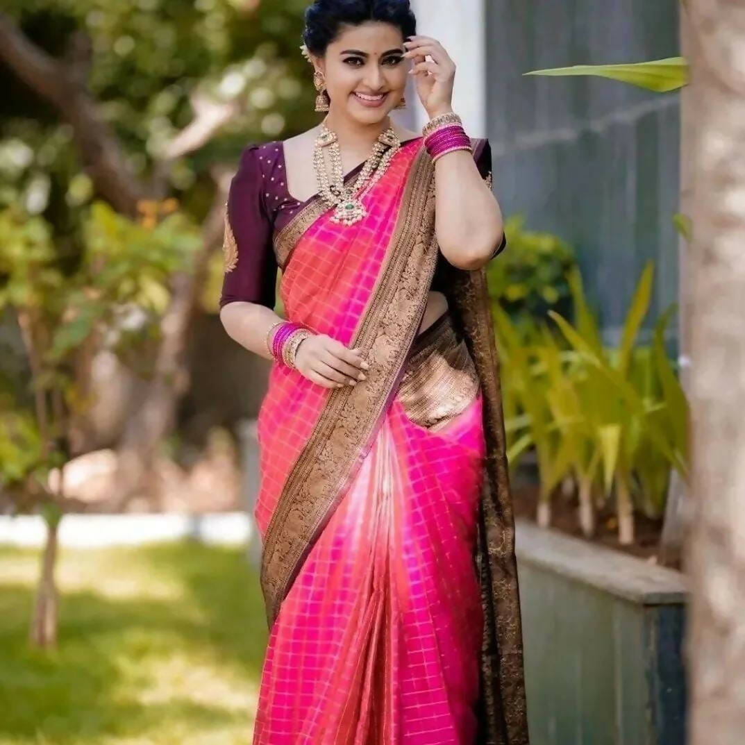 DEIANA'S Beautiful Designer Golden zari Soft Lichi Silk Saree - Pink