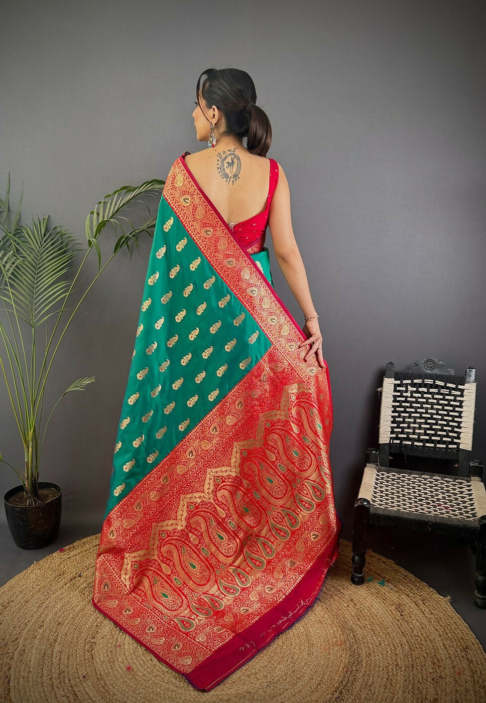 Joban Fashion Banarasi Rama Green Woven Butti Soft Silk Saree - Distacart