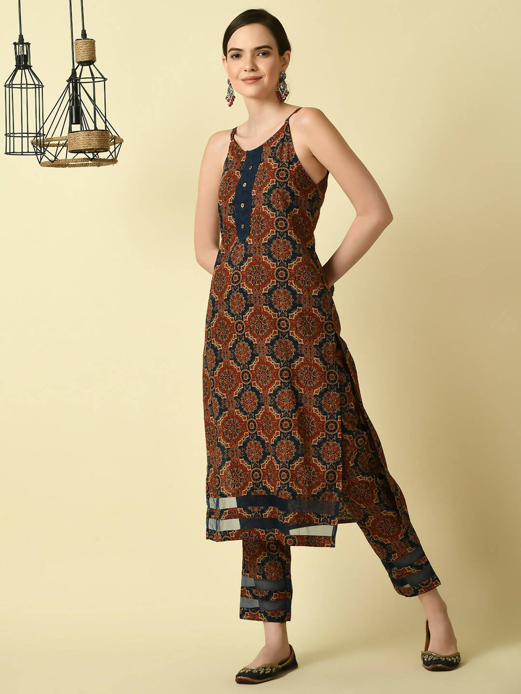Myshka Women's Multi Straight Kurta & Trousers