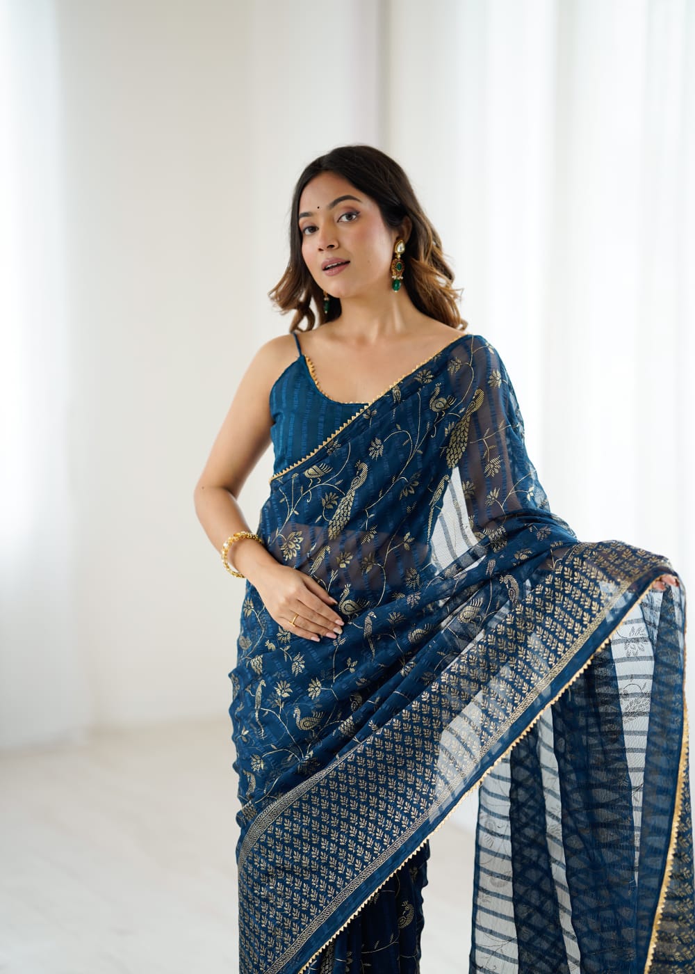 Lorenvalley Fashion Rama Solo Georgette Superb Finishing Foils Print & Fancy Zalar Lace in Border Saree with Blouse - Distacart