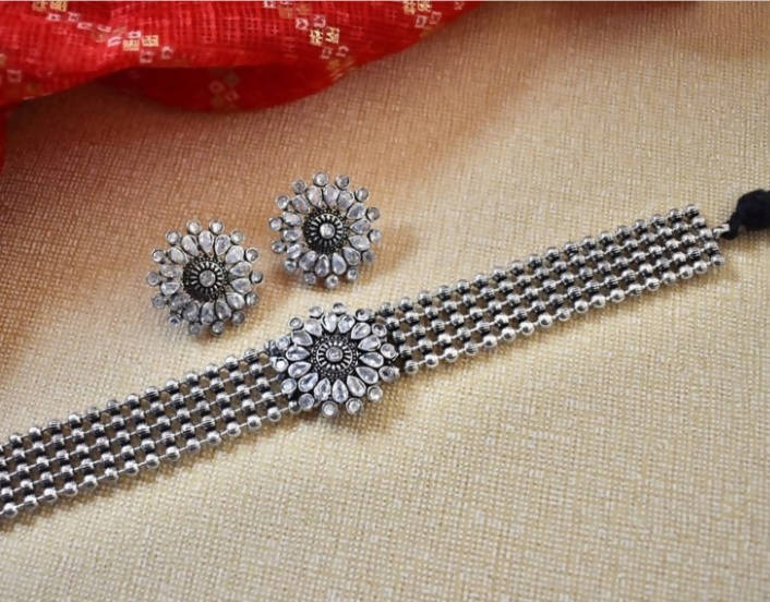 Mominos Fashion Silver color Necklace with Kundan work Mangalsutra - Distacart