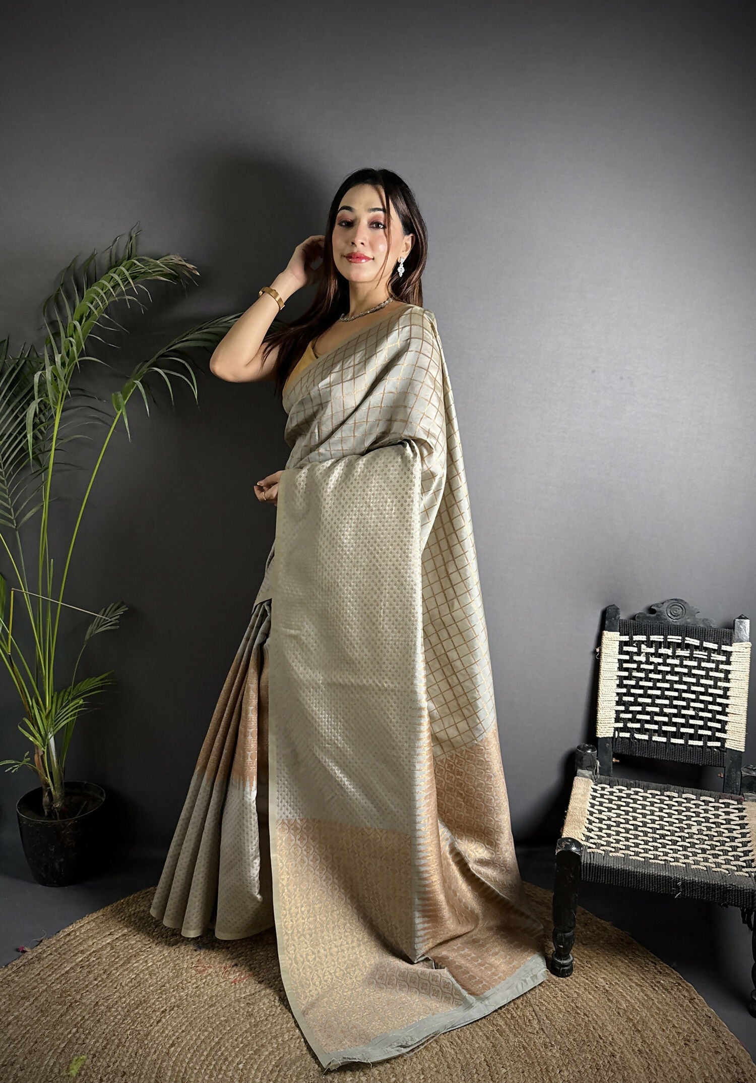 Joban Fashion Grey Banarasi Soft Lichi Silk Checks & Woven Saree - Distacart