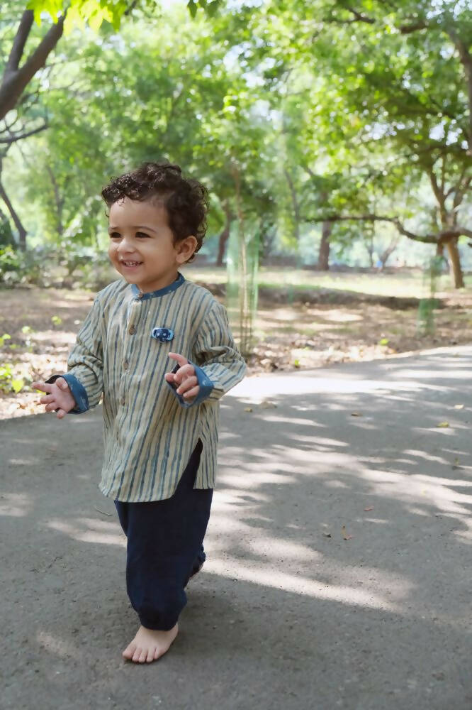 Mhyssa Manny Full Sleeve Beige T-shirt With Blue Pants Set For Kids