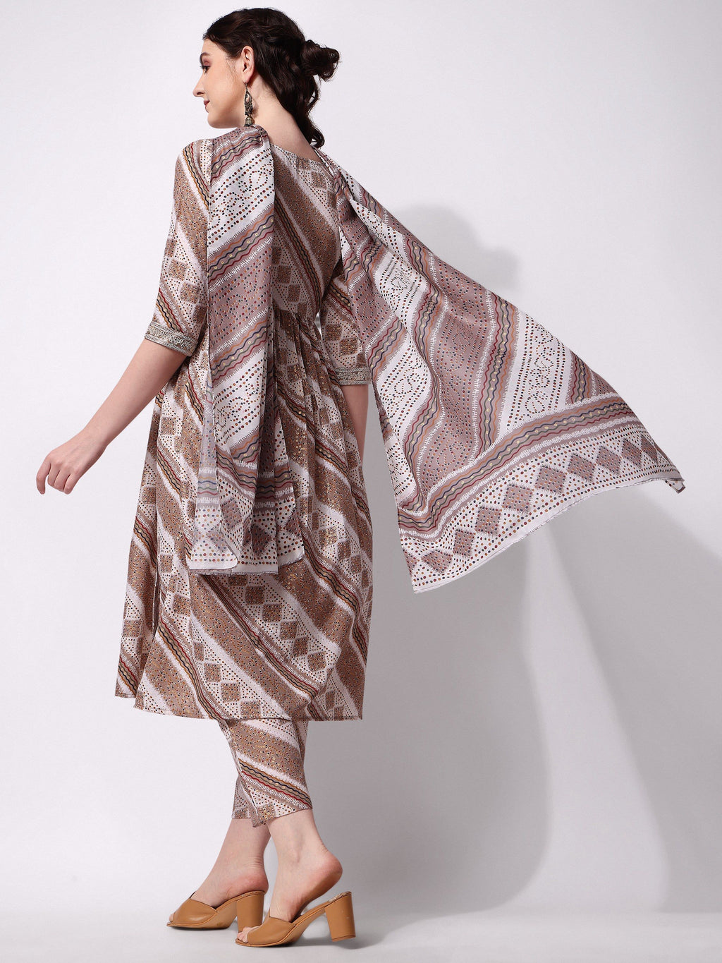 Nayra Cut Embroidered Kurta With Pant And Dupatta Set, Multicolor - Hiral Fashion - Distacart