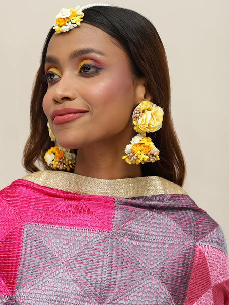 Yellow Gold-Polished Flower Maang Tika Earrings - Ruby Raang