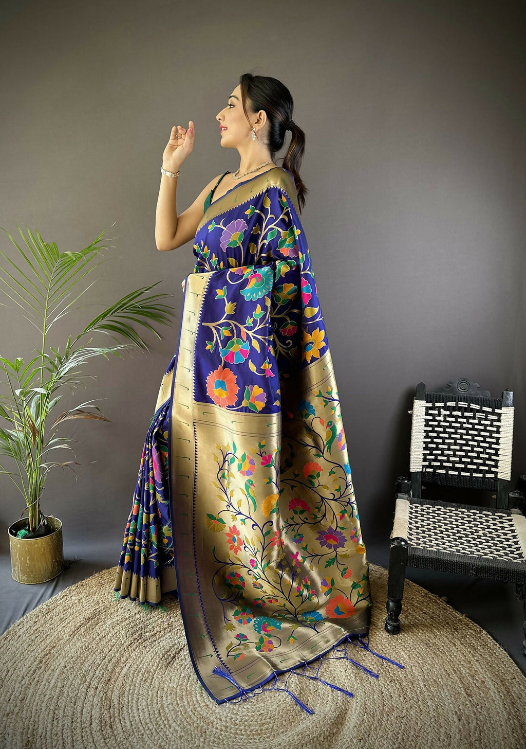 Joban Fashion Blue Zari Woven Floral Motifs Soft Silk Paithani Silk Saree - Distacart