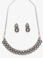 Silver Kundan Choker With Earrings And Maang Tikka - Ruby Raang - Distacart