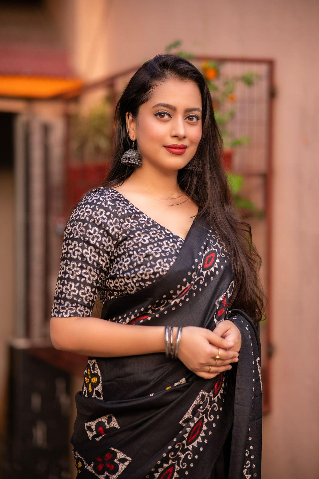 Black Silk Blend Ethnic Motifs Saree with Unstitched Blouse - A2M