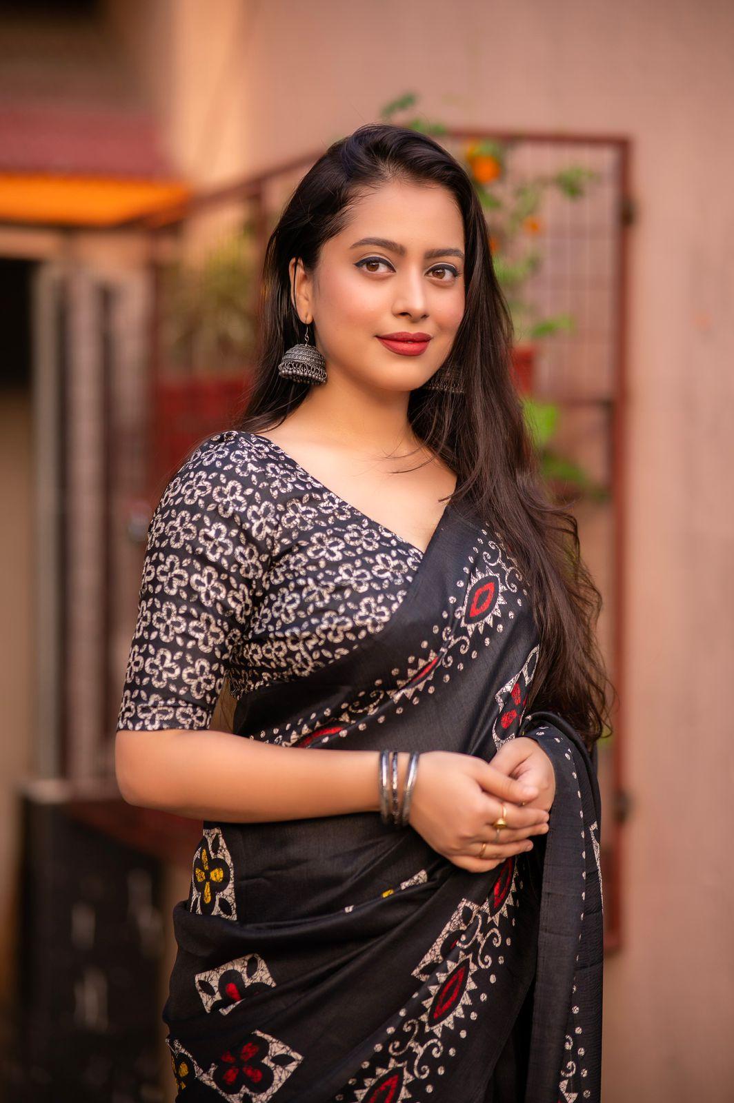 Black Silk Blend Ethnic Motifs Saree with Unstitched Blouse - A2M