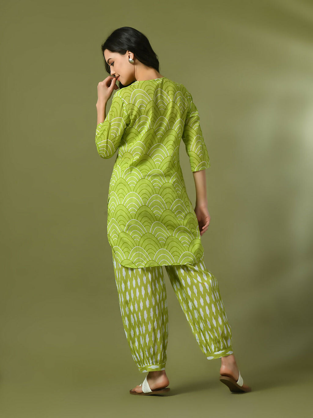Myshka Women's Green Printed Cotton Round Neck Party Tunic With Trousers Co-ord set