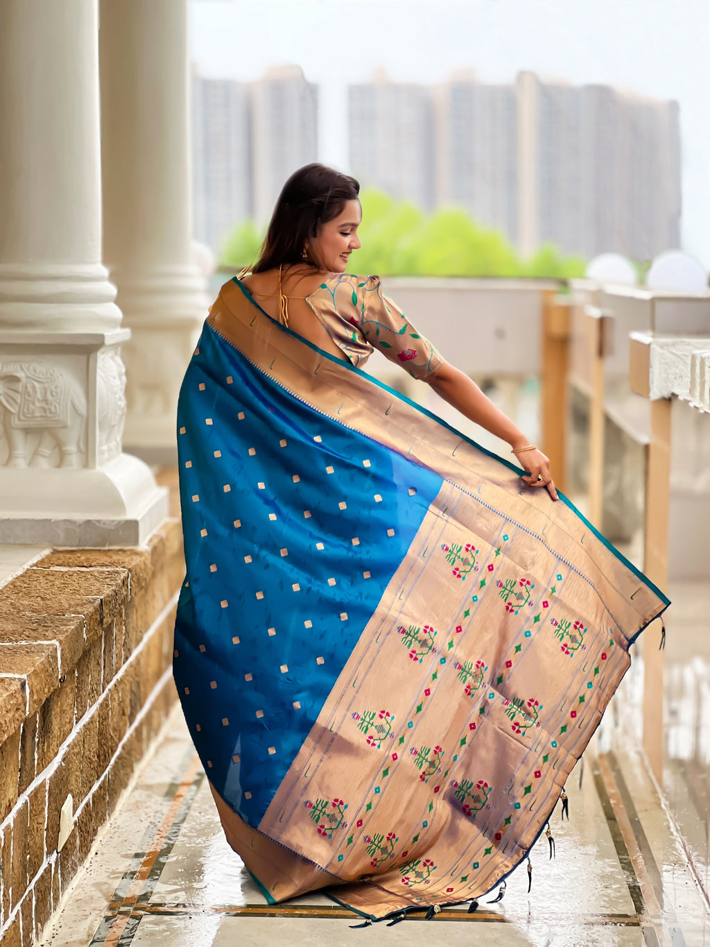 Vedant Vastram Soft Litchi Silk Paithani Jacquard Saree - Firozi