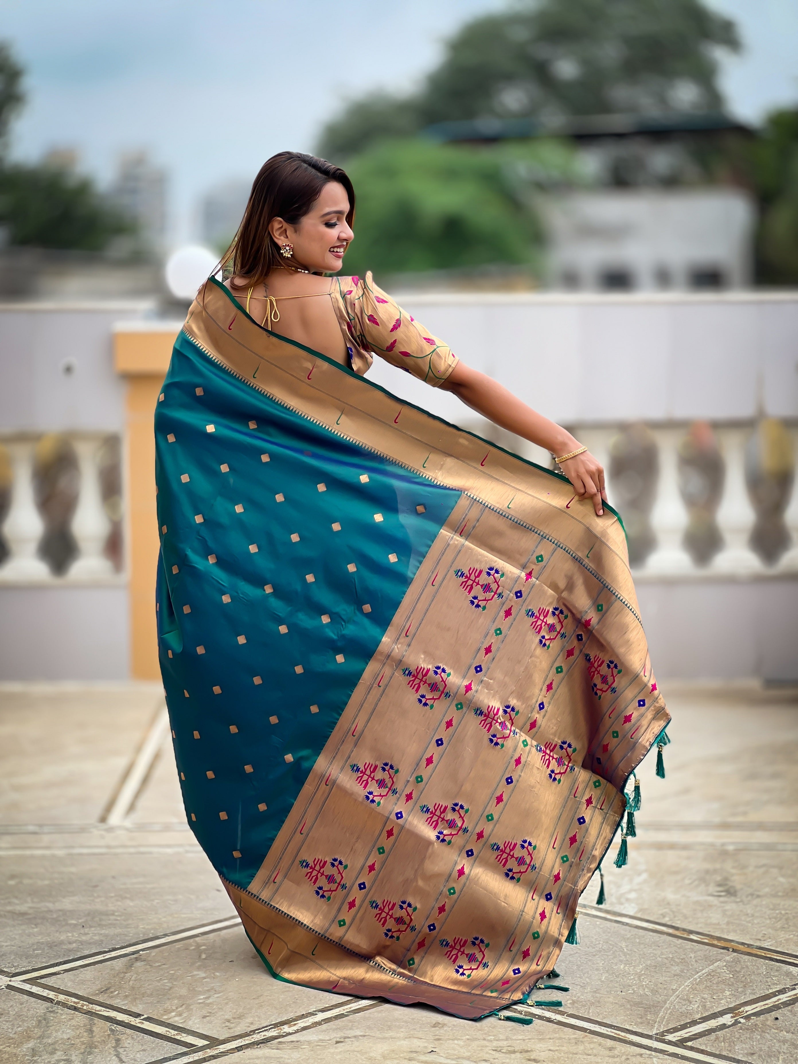 Vedant Vastram Soft Litchi Silk Paithani Jacquard Saree - Rama