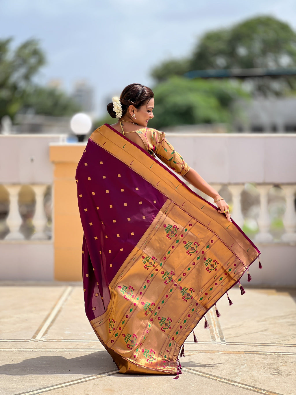 Vedant Vastram Soft Litchi Silk Paithani Jacquard Saree - Wine
