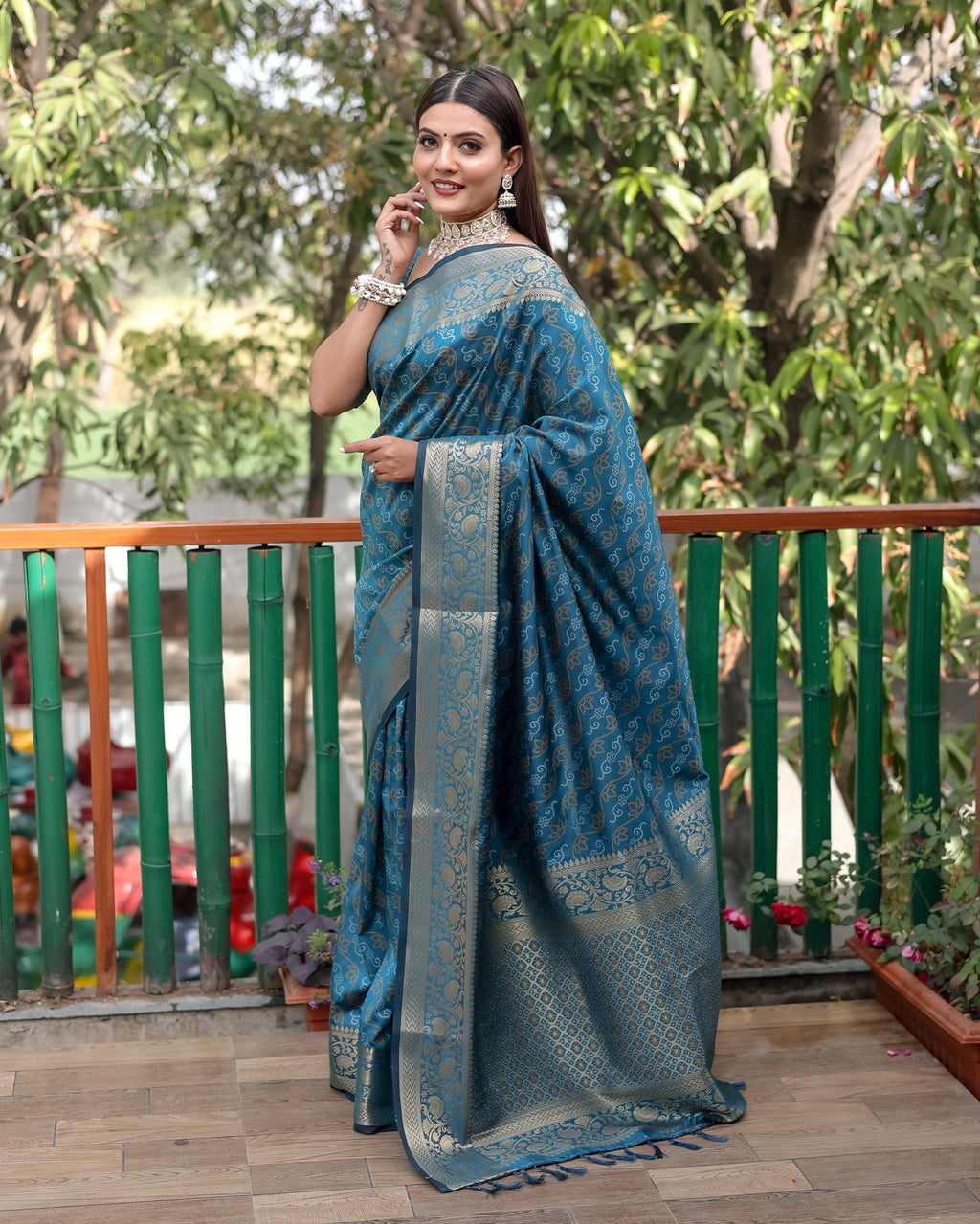 Lorenvalley Premium Bandhej Patola Silk Sarees with kanchi Borders and Contrast Zari Weaving borders Saree - Rama