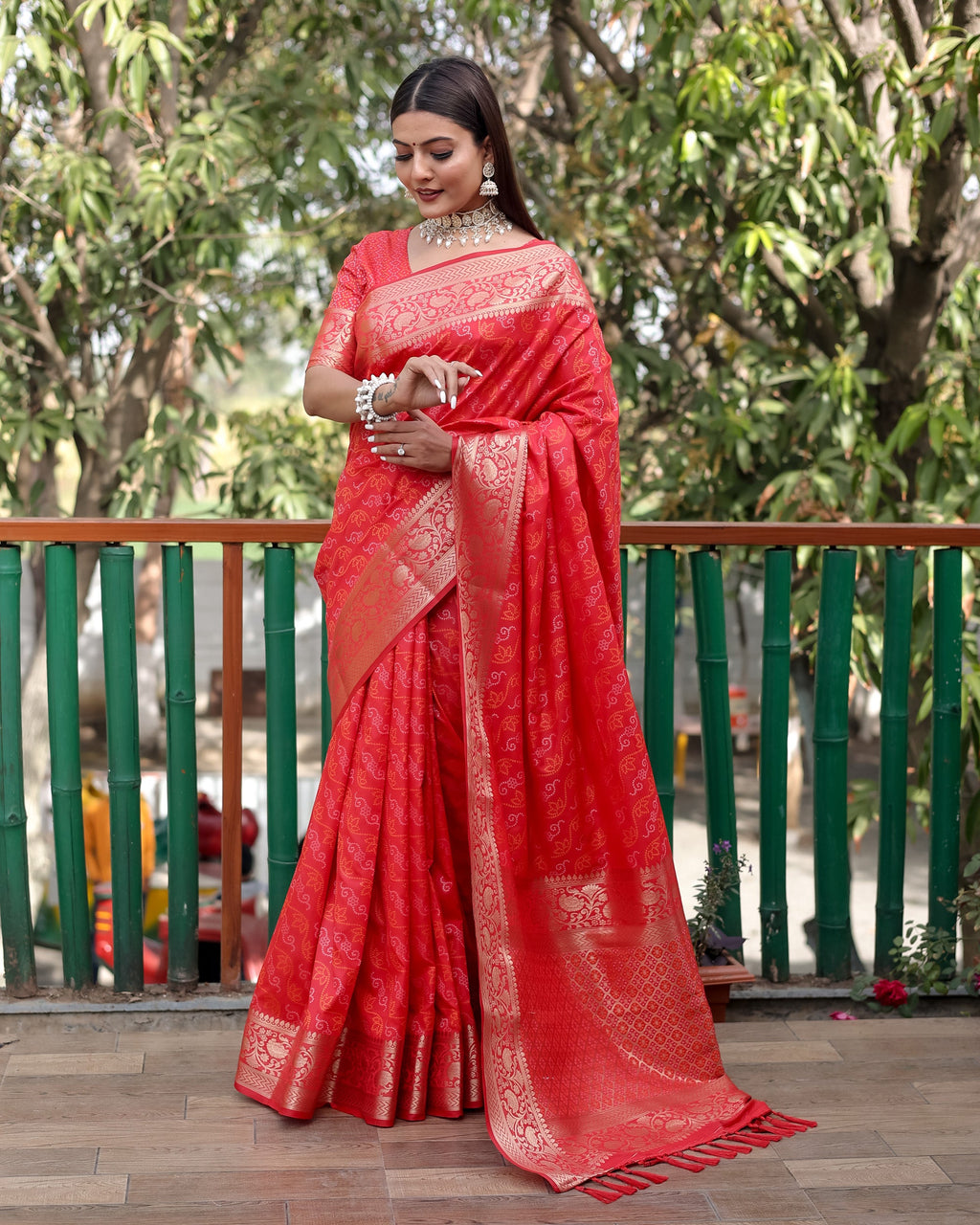 Lorenvalley Premium Bandhej Patola Silk Sarees with kanchi Borders and Contrast Zari Weaving borders Saree - Red