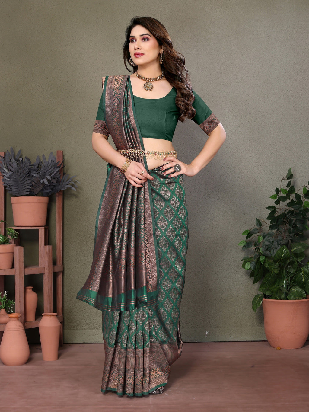 Vedant Vastram Litchi Silk Banarasi Silk Saree - Bottle Green - Distacart