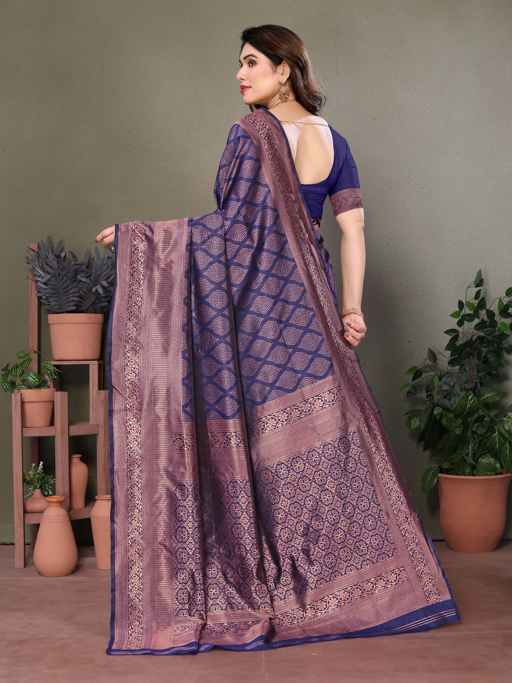 Vedant Vastram Litchi Silk Banarasi Silk Saree - Navy - Distacart