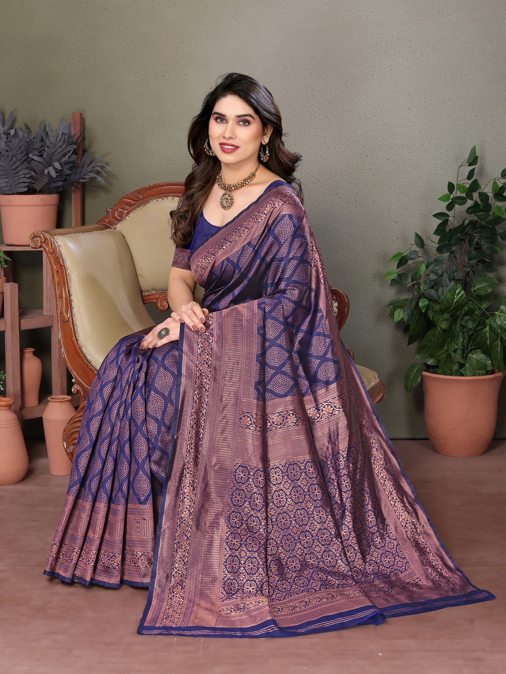 Vedant Vastram Litchi Silk Banarasi Silk Saree - Navy - Distacart