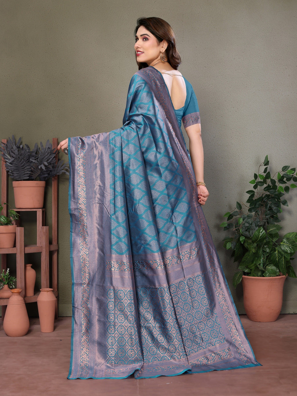 Vedant Vastram Litchi Silk Banarasi Silk Saree - Rama - Distacart