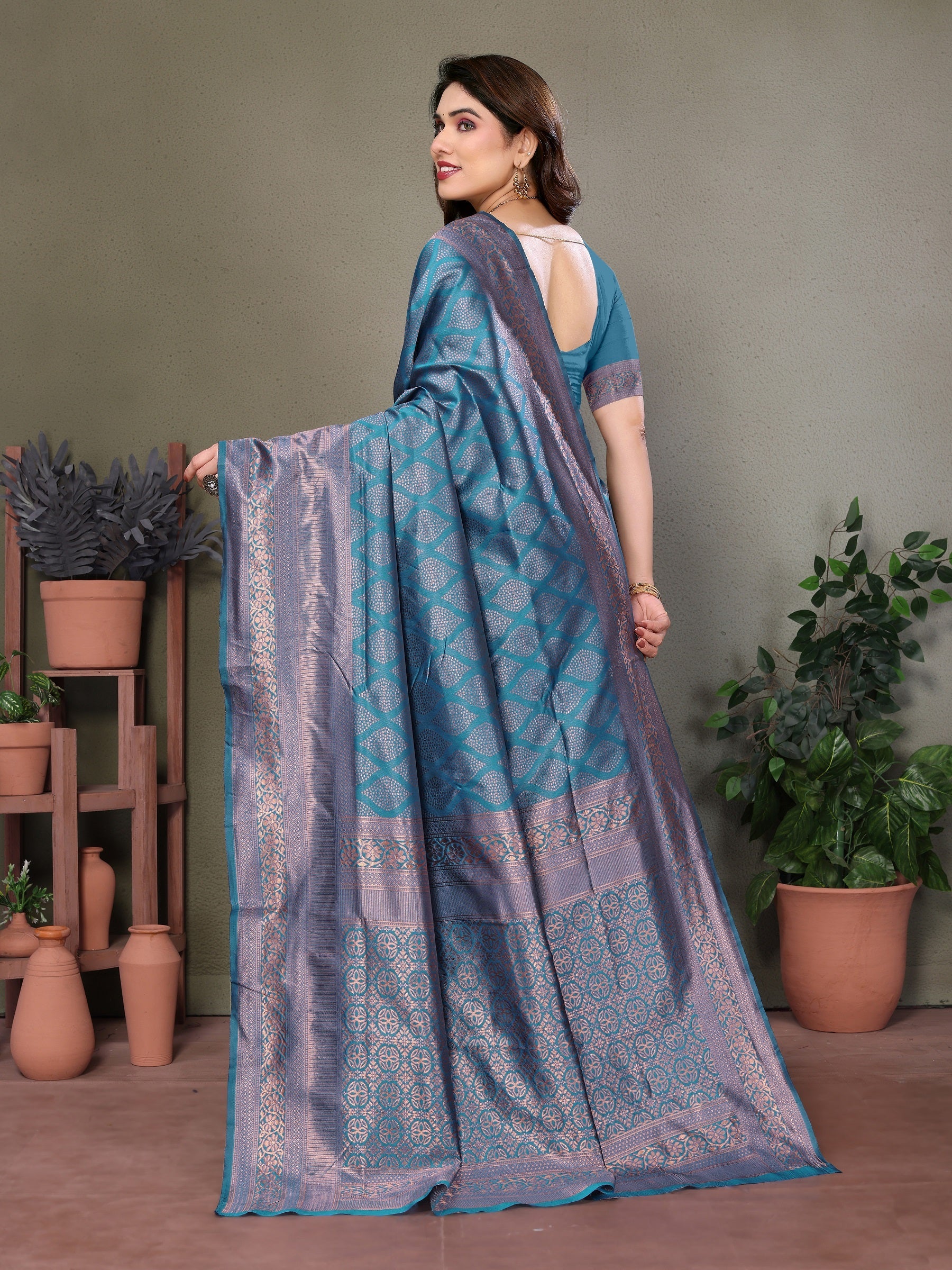 Vedant Vastram Litchi Silk Banarasi Silk Saree - Rama - Distacart