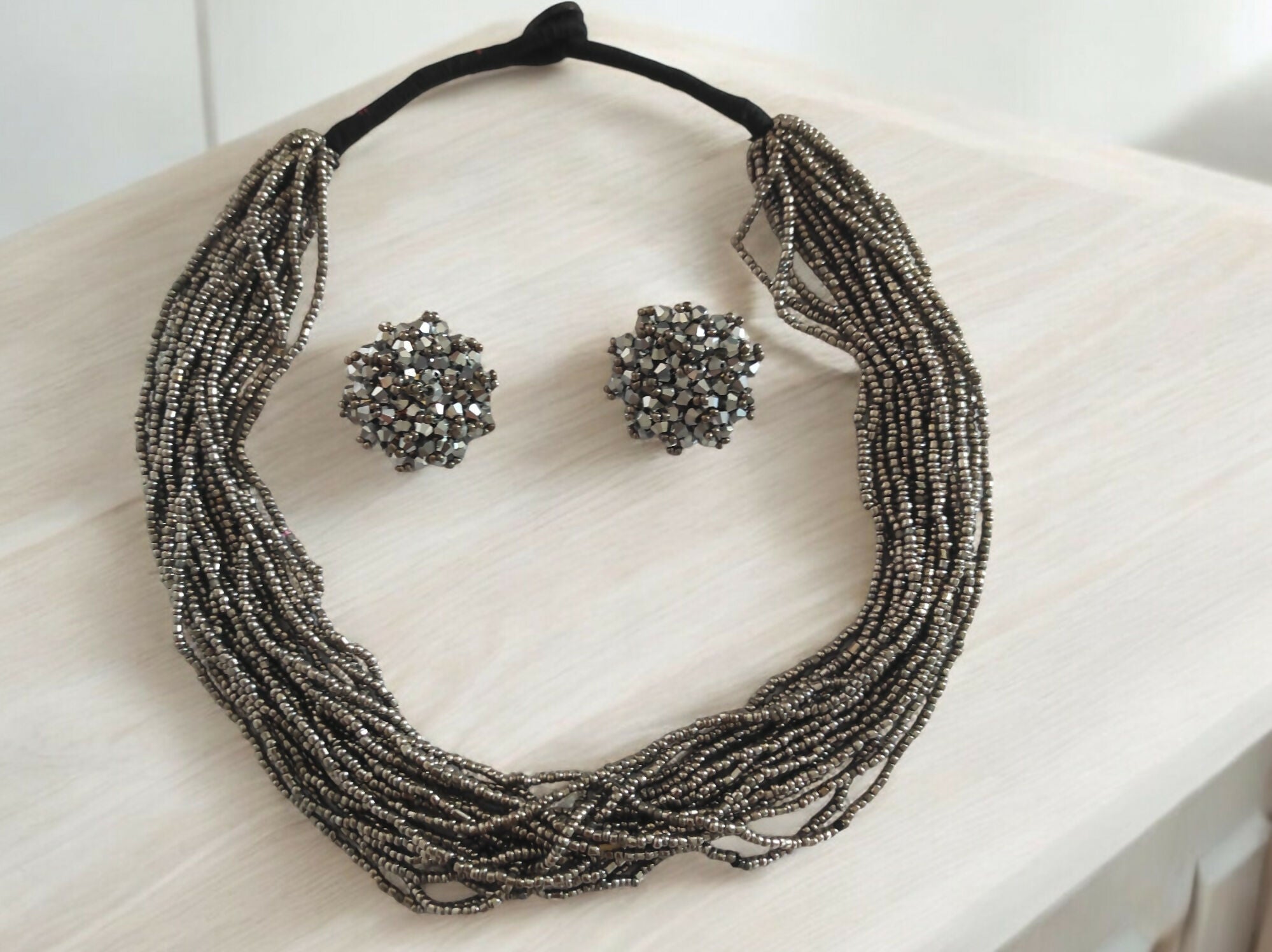 Inhanns Vibrant Handmade 20 Layers Beaded Necklace With Matching Earrings - Gray